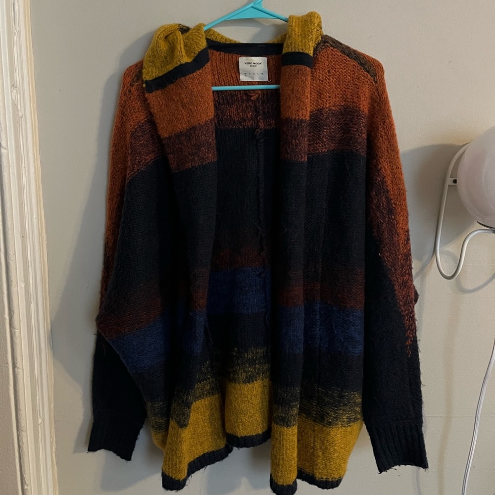 Warm cardigan with hoodie